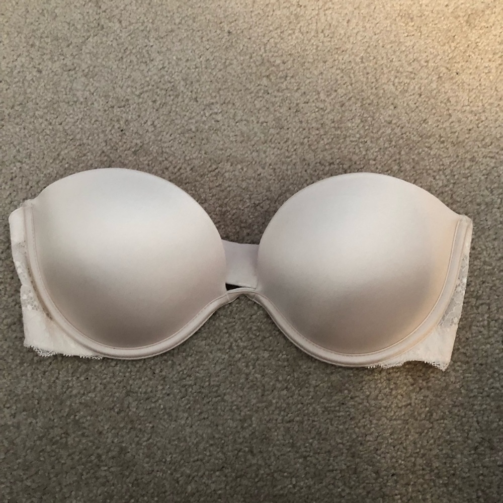 Victoria’s Secret strapless bra